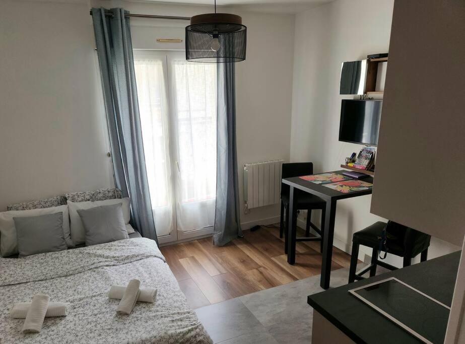 Petit Studio En Plein Centre-Ville De Vendôme Extérieur photo